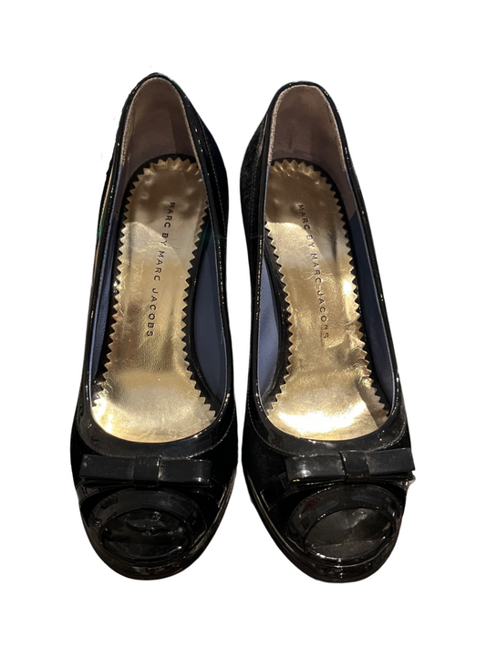 Marc by Marc Jacobs Black Patent Leather Bow Pumps /36