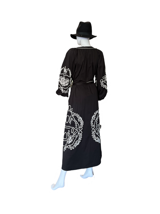 Alexis Belia Black/White Embroidered Dress /M