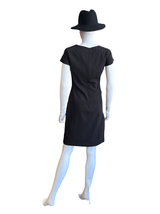 Boutique Moschino Black, Red, and White Bow Design /8