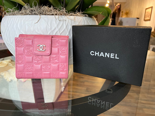 Consigned Chanel Wallet Icon Folding Lambskin Pink