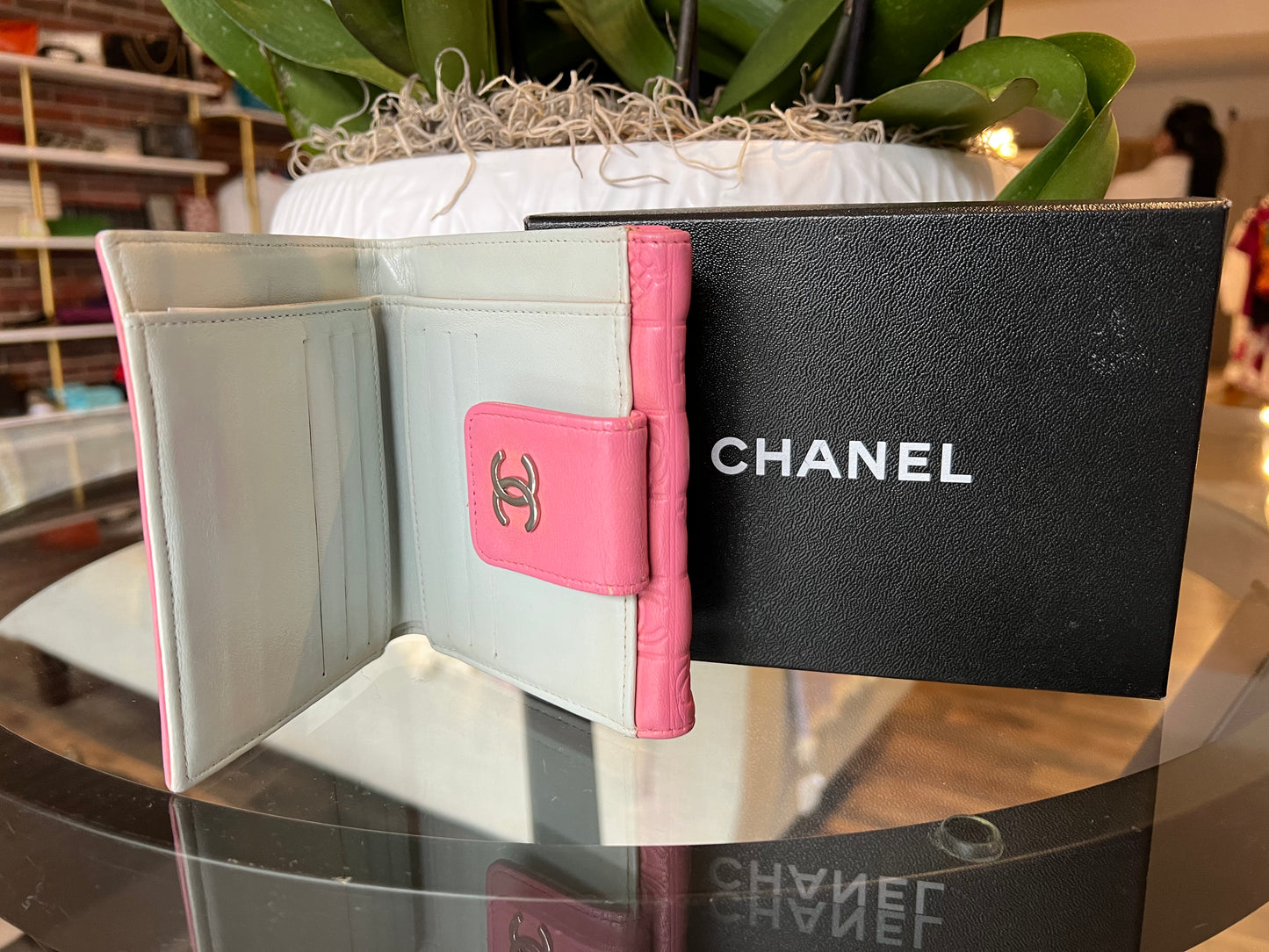 Consigned Chanel Wallet Icon Folding Lambskin Pink