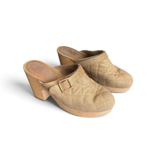 Chanel Gold Suede Matelassé Clogs size 40 Made in Italy