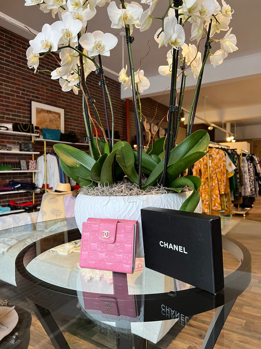 Consigned Chanel Wallet  Icon Folding Lambskin Pink